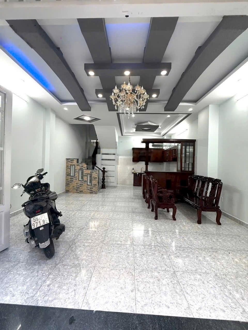 Bán nhà Thích Quảng Đức - PN, bề ngang lớn 5,6m (CN 48m2, cách MT chỉ 50m, 5PN, 5WC, nhỉnh 8t TLCC