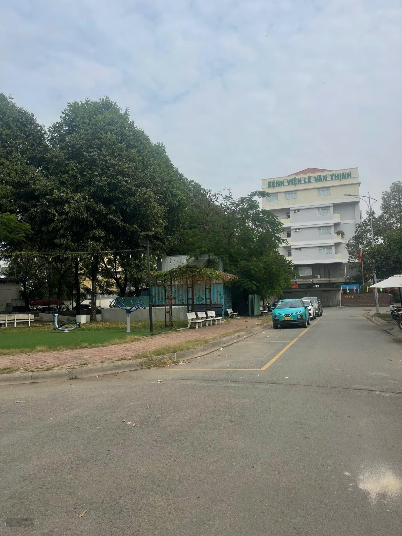 Q2, 110m2 (5x22m), công viên BV Lê Văn Thịnh, khu phân lô đường ô tô chạy vòng 11,1 tỷ