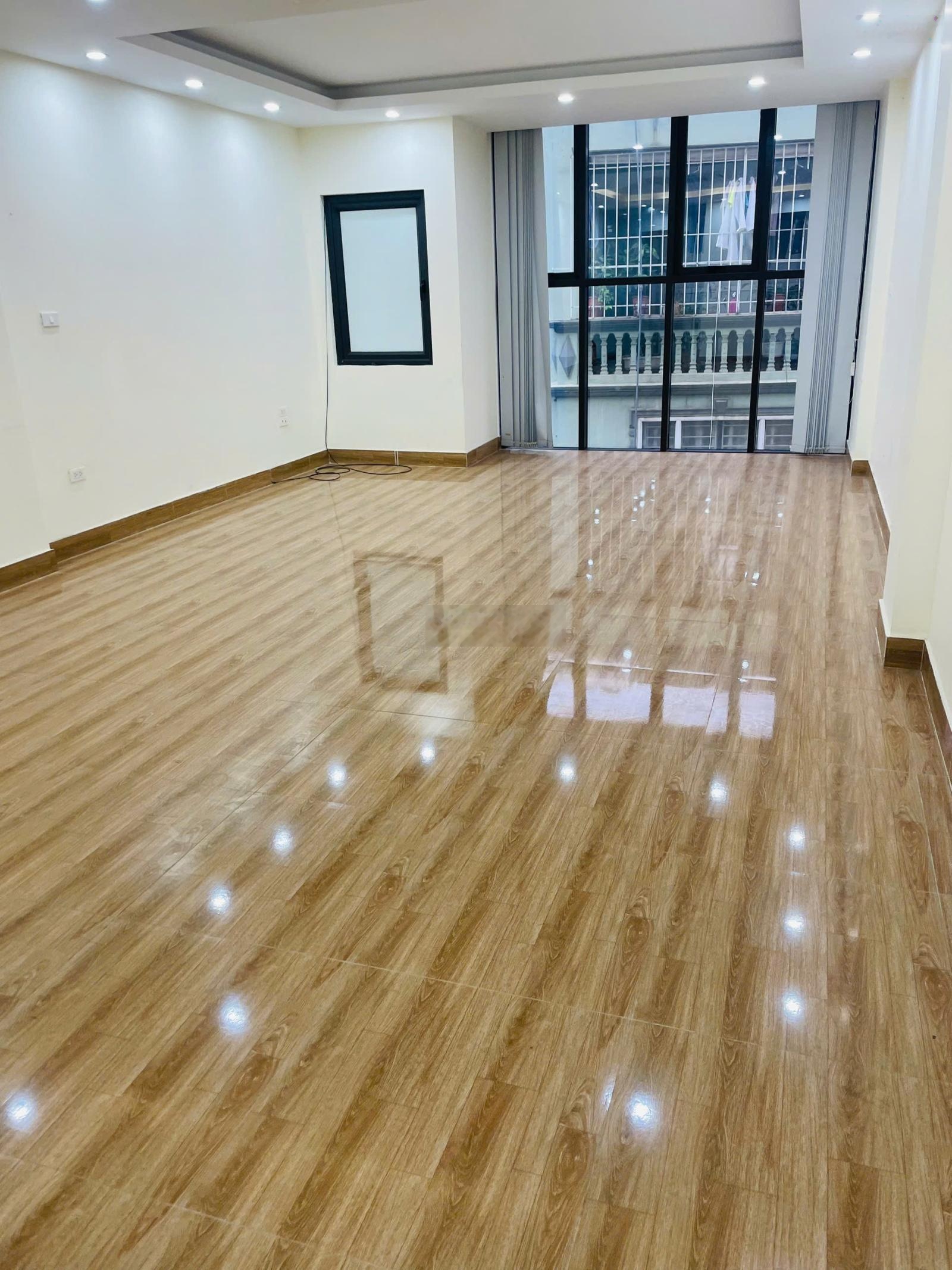 Cho thuê gấp văn phòng 60m2 Miếu Đầm, Mễ Trì, Nam Từ Liêm giá chỉ 8 triệu/tháng