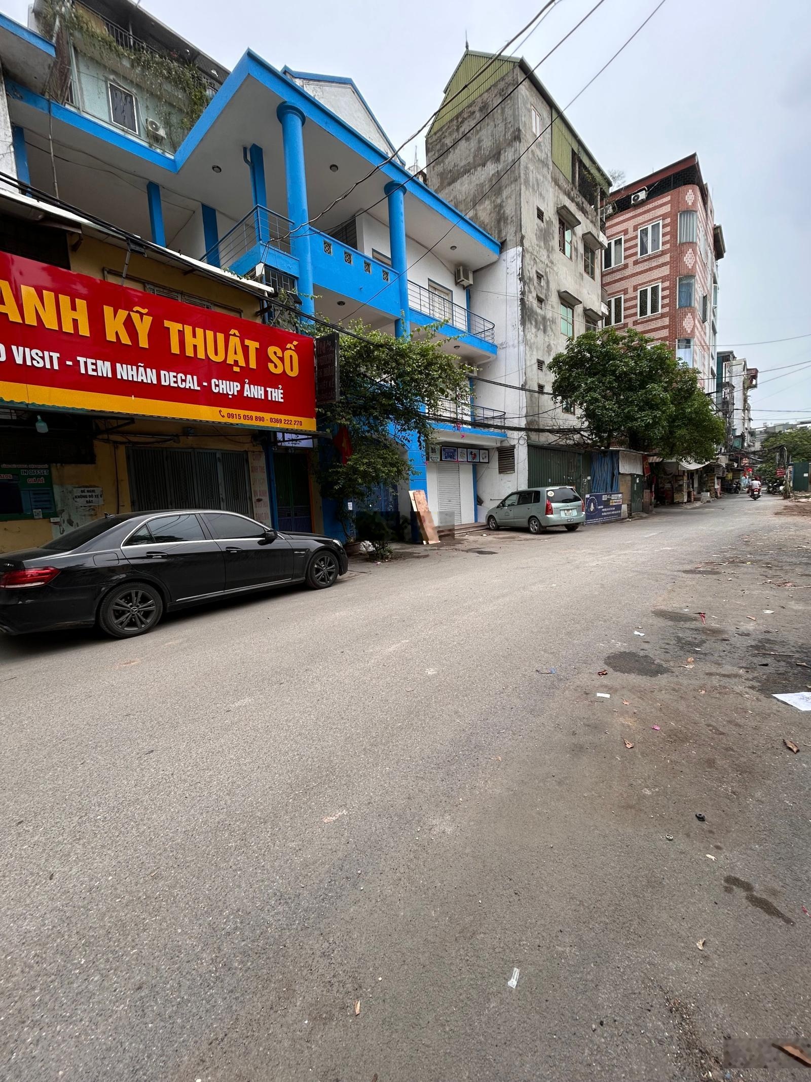 Chinh chủ Bán lô đất đấu giá đông sơn ô tô đổ cửa Dt 61 M * 5 M MT giá nhỉnh 1 tỷ