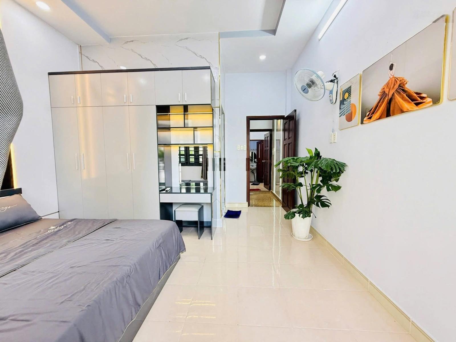 Nhà 4 tầng cực đẹp - gần kdc hiệp thành city - sát gò vấp