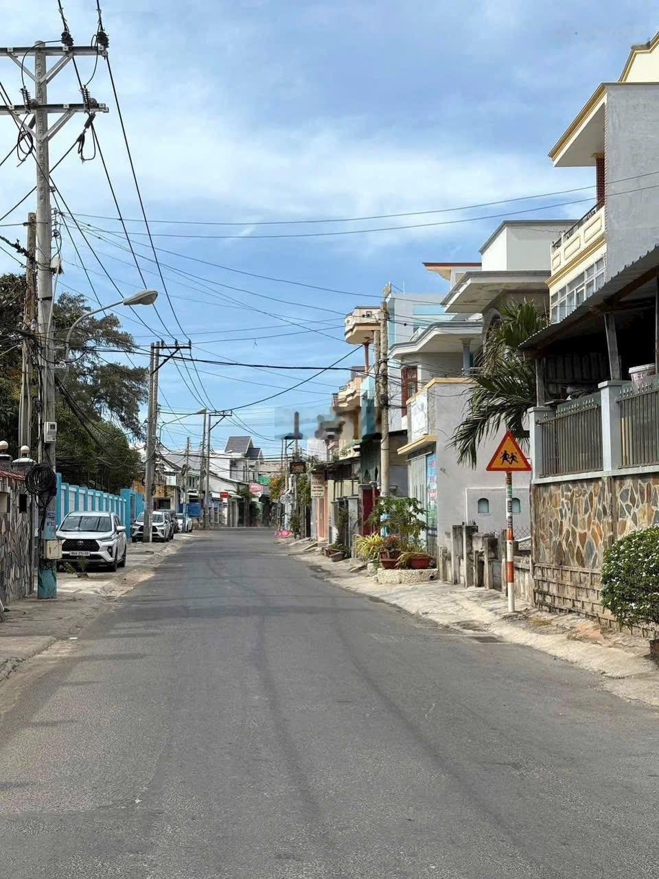 Bán 485m đất ở đô thị & nhà đường lê lợi, p hưng long, trung tâm tp phan thiết