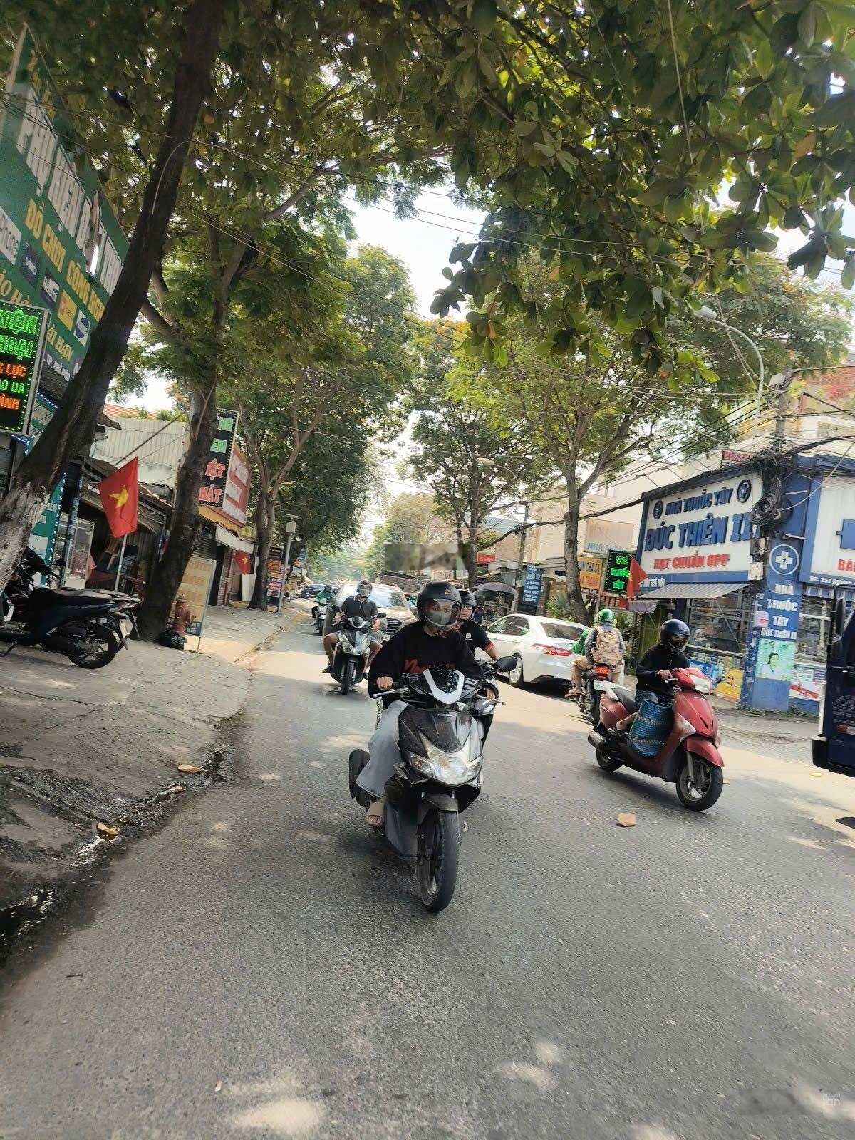 3,79 tỷ - nhà 2 tầng - 54m2 - đường 8 - linh xuân