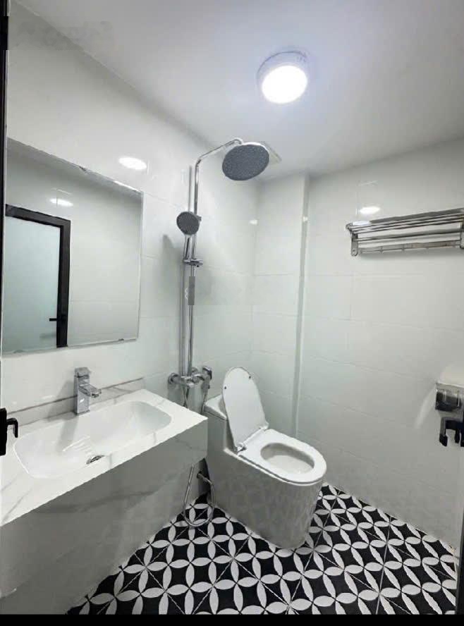 Bán nhà xuân đỉnh,5 tầng,ô tô 16 chỗ đỗ đầu ngõ,sát ngoại giao đoàn,gần trường học,tiện ich full