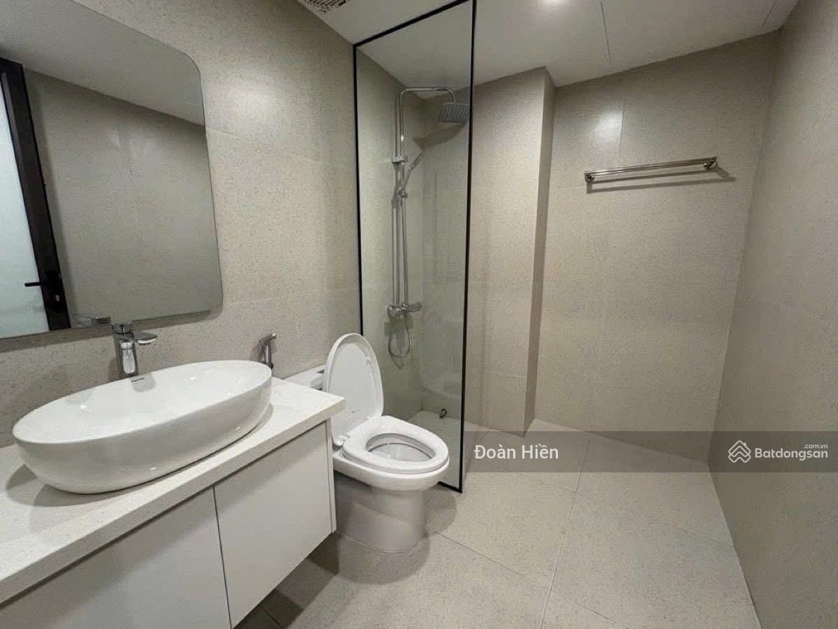 Bán gấp trước tết! Nguyễn Khánh Toàn, ngõ thông, ba gác tránh SH, dân xây KCBT, thoáng sáng, 45m*5t