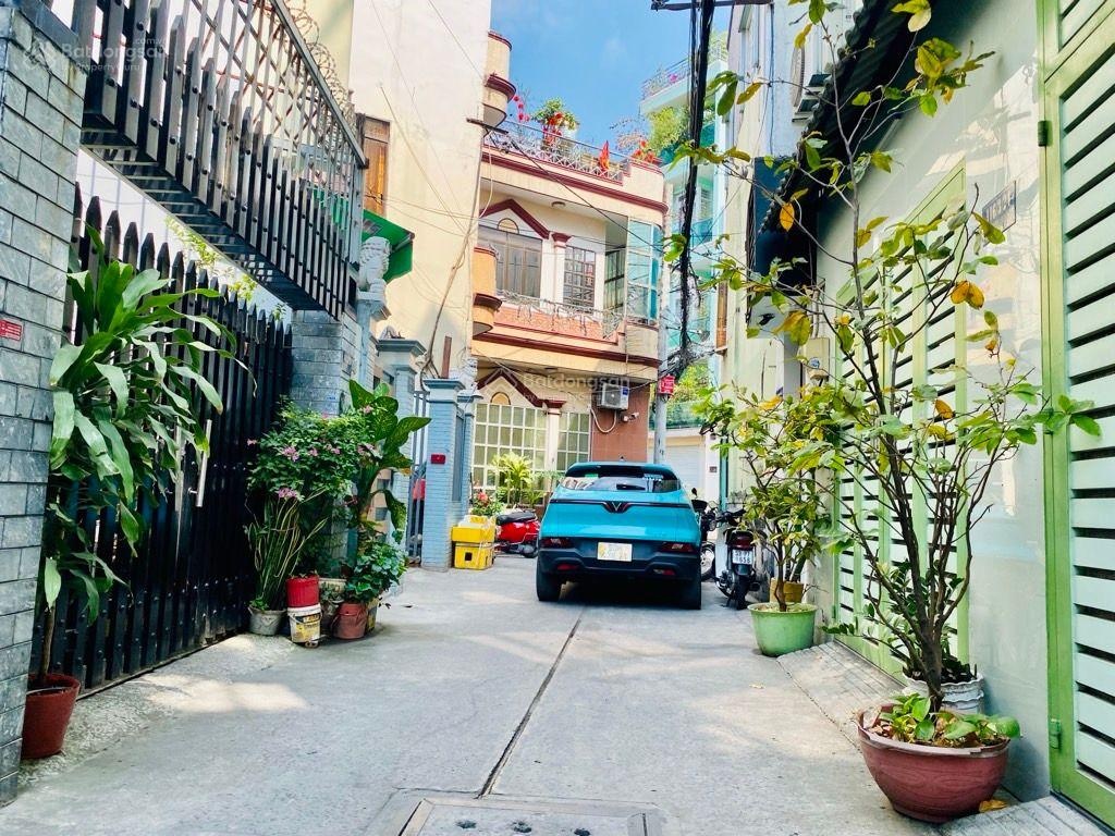 Nhà đẹp, giá tốt, 70m2, hẻm ô tô 4m. Gần MT, công viên