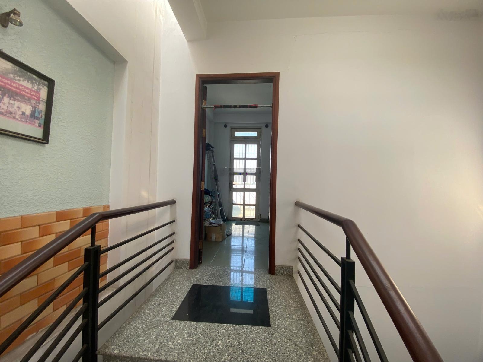 Bán nhà 4.5 tầng kiên cố 228.9 m2 sử dụng đường nhựa 6m ngay trung tâm Q7 nhỉnh 9 tỷ!!!