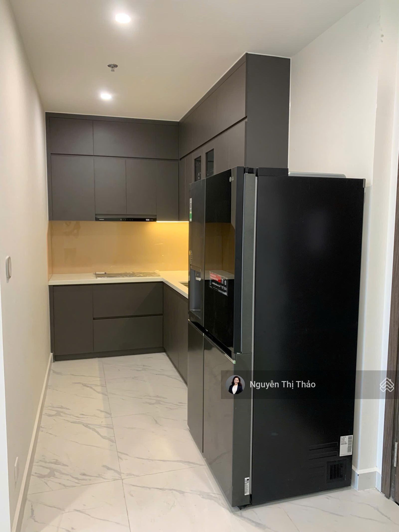 Thuê 2PN Nội Thất Xin- Vỉews Đỉnh 36ha The Beverly(BE3), kính cong toàn cảnh tại Vinhomes giá 14tr