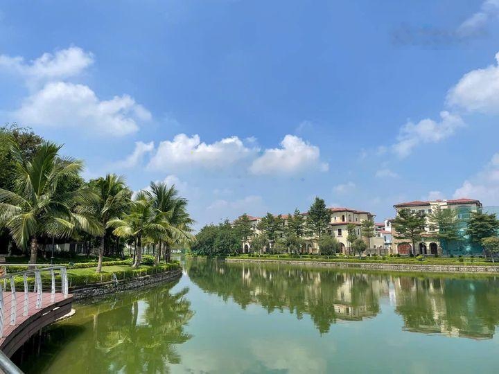 Bán căn góc 3 mặt đường tại vista nam an khánh, vị trí cực hiếm nhìn thẳng sang cổng hà đô