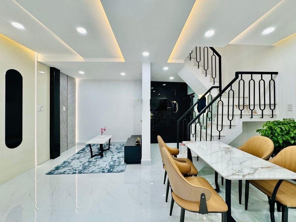 Chỉ nhỉnh 5 tỷ có nhà xe hơi thông Hoàng Hoa Thám - Bình Thạnh - xe hơi chạy vivu