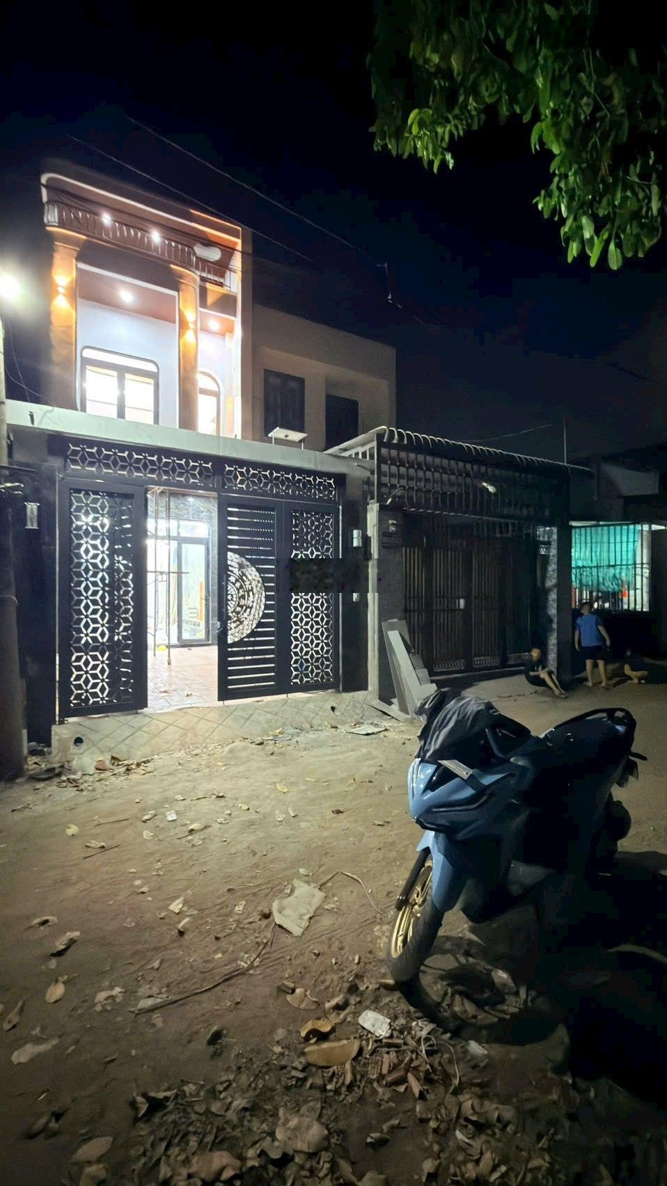 Bán nhà căn Cây Trâm Tứ Hải gần Bicosi Tân Đông Hiệp, Dĩ An nhanh tay chốt giá 4tỷ420