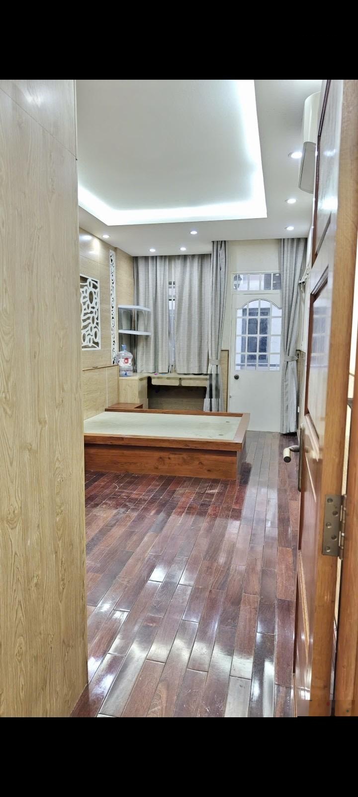 Bán nhà quận 3 - ô tô tới nhà - ngay chợ Nguyễn Thiện Thuật - 30m2 - 5 tầng BTCT - chỉ 8 tỷ nhỉnh