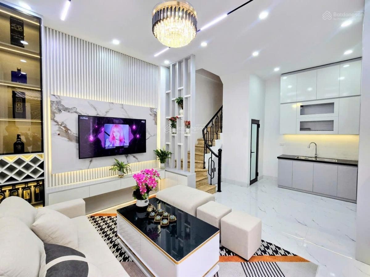 Định công nhà đẹp - 20m ra mặt phố - ngõ rộng - 2 thoáng - trường chợ gần nhà.