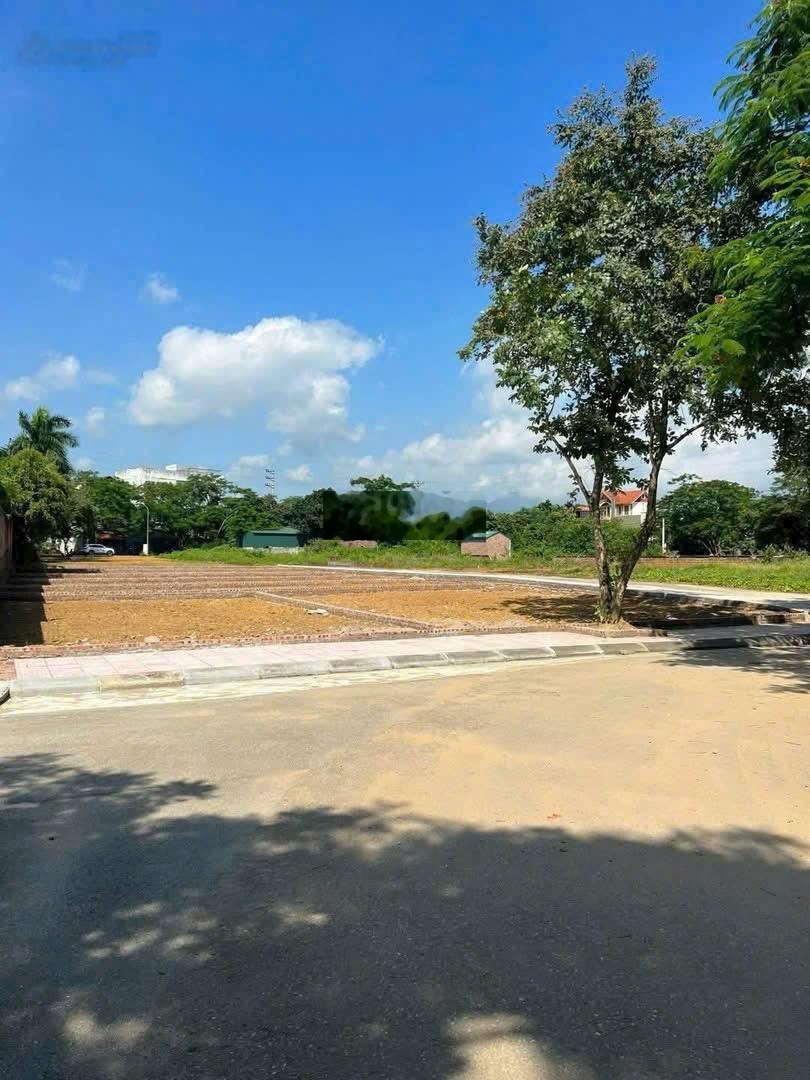 Bán gấp trước tết lô đất đẹp Tại Vai Réo- Phú Cát - vùng lõi CNC Hòa Lạc