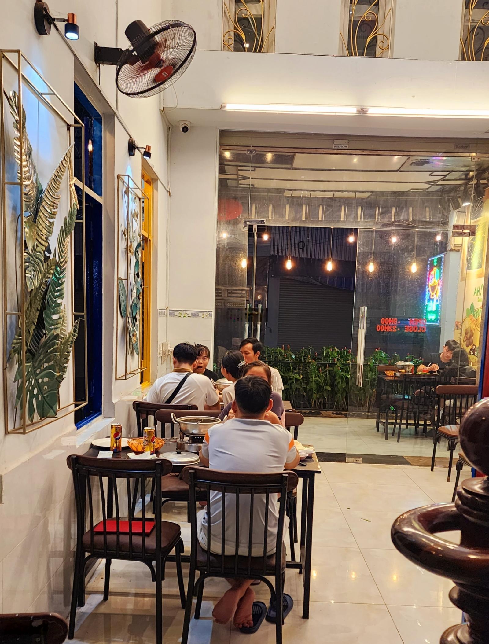 Bán nhà mặt phố 2 mặt tiền, siêu hot tại Lê Đình Cẩn, Bình Tân, 8,6 tỷ, 68m2