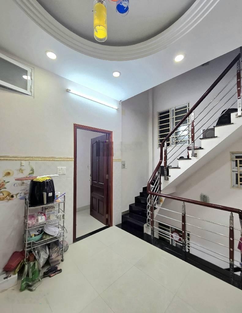 Nhà hiếm 4 Tầng Trung Tâm Q10,4PN,Hẻm 5m Vài bước ra Mặt Tiền .Nở hậu tài Lộc Giá chỉ 9 Tỷ 2