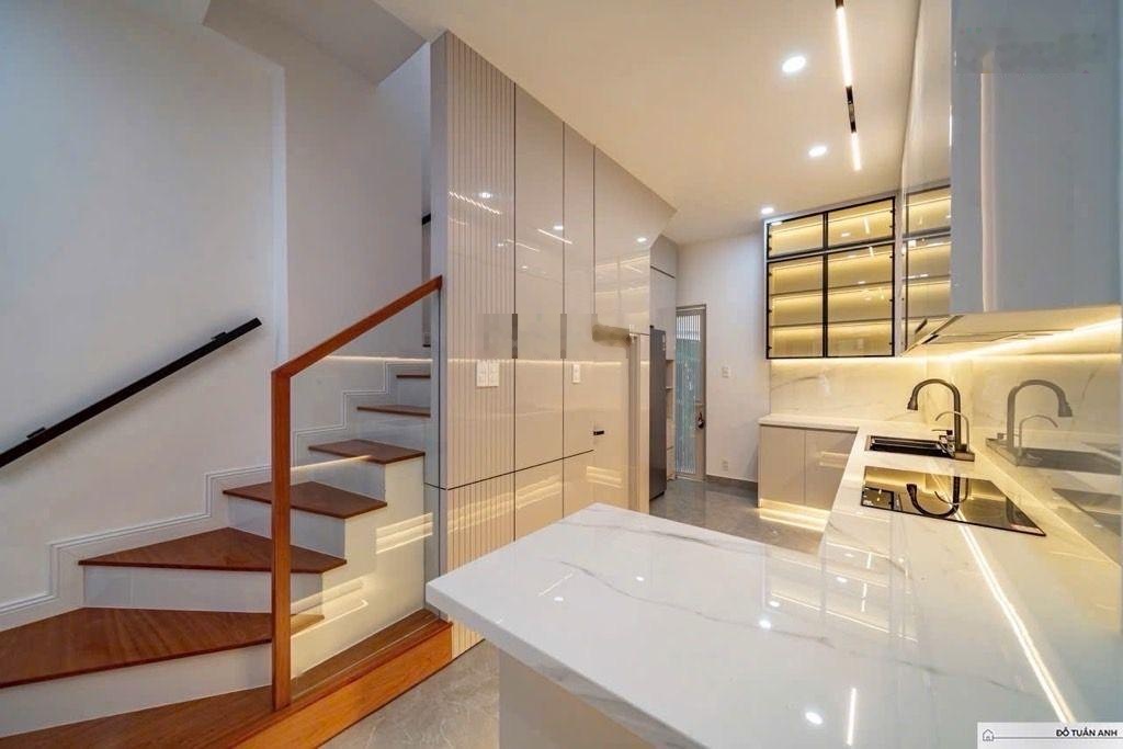 Trục đường Trần Huy Liệu, Q. PN, 33m2, 4 tầng, HXH, Nhỉnh 9,9 tỷ