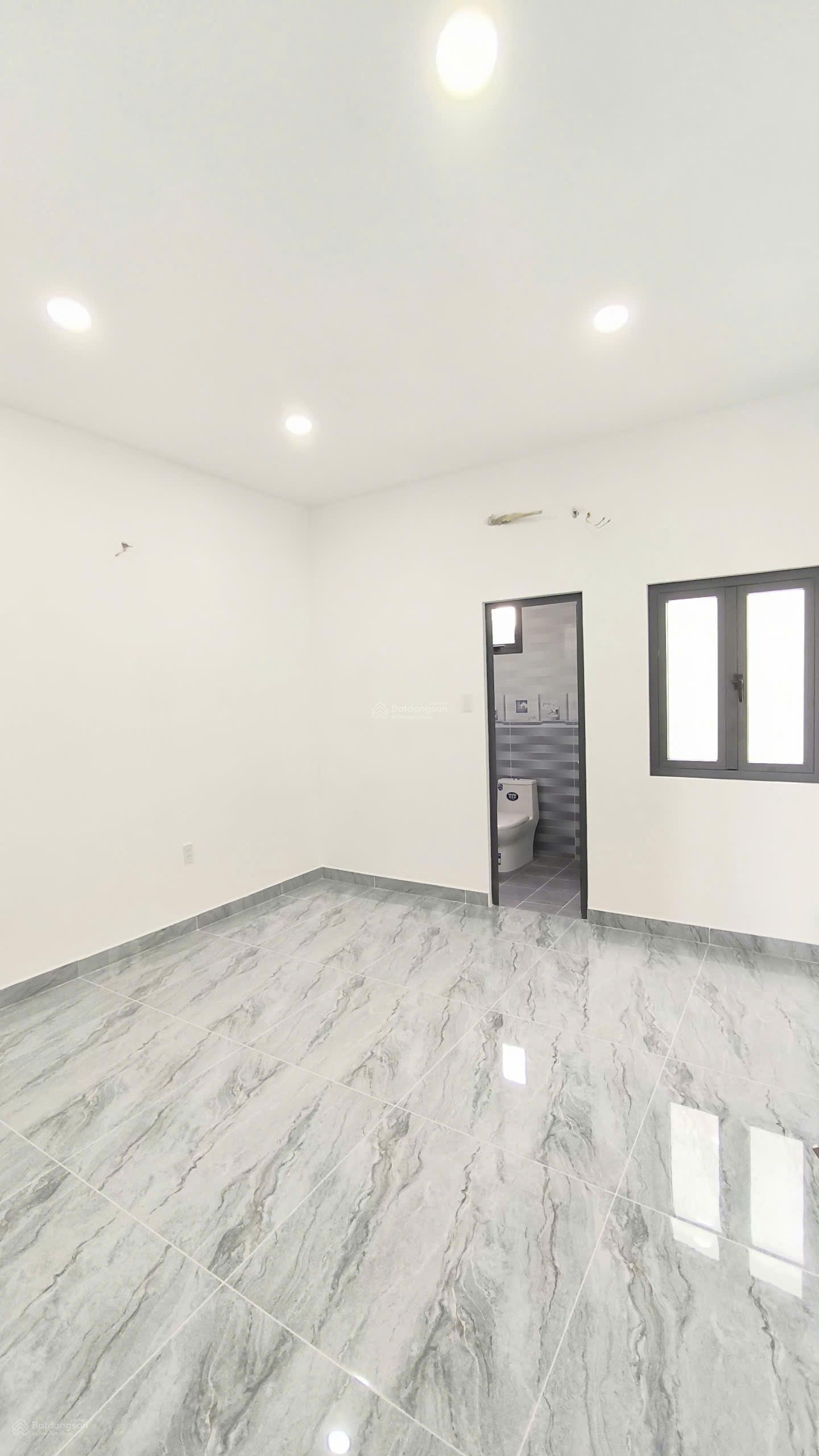 Bán nhà 3 tầng mới xây tương bình hiệp- tdm, hẻm xe hơi 7m, đã hoàn công