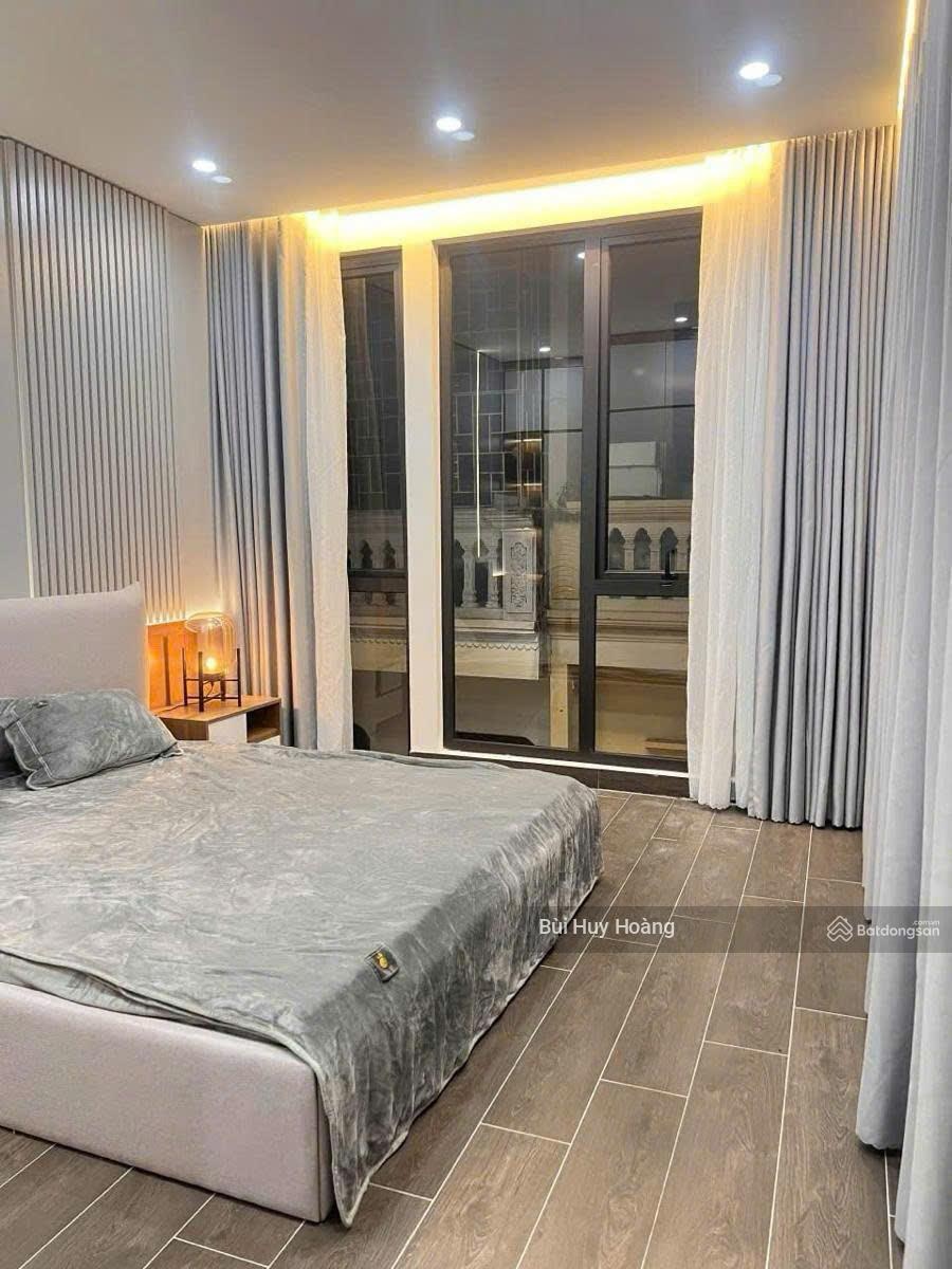 Nhỉnh 10 tỷ - ô tô vào nhà - 36m2 x 5 tầng xây mới full nội thất - 30m ra phố - văn quán - hà đông