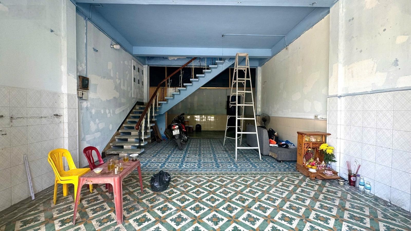 Giảm Mạnh 3 Tỷ Bán Nhanh Nhà Cũ Nằm Trên Đường Trần Phú -Nha Trang