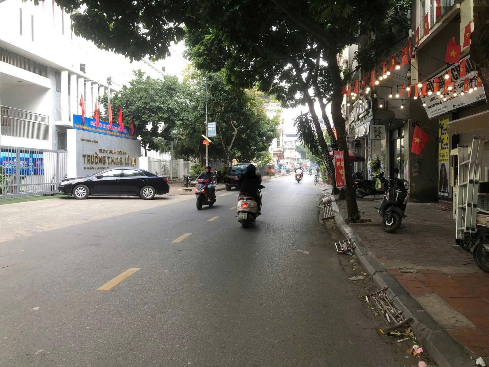 Bán Nhà Lê Lợi Hà Đông Ô Tô Tránh 48,5m² 4 Tầng MT 4,4m 12,9 Tỷ