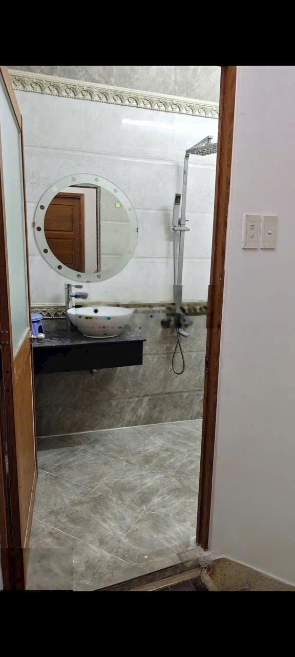 Bán gấp nhà cô giang quận 1 dt 7m x 4m 28m2 trệt 4 lầu st giá 7.6 tỷ thương lượng