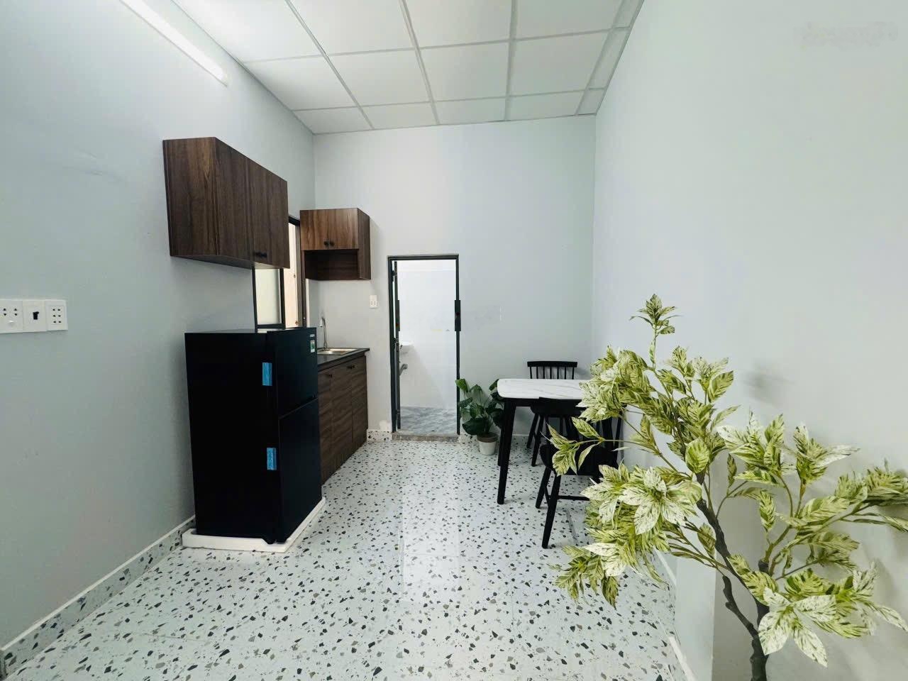 Cho Thuê Phòng Trọ Quận 4 Có Ban Công Dạng 1PN Full Nội Thất