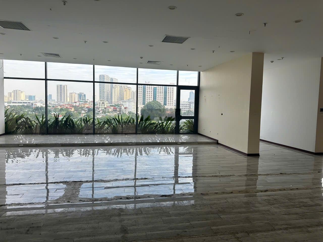 Cho thuê 1400m2 văn phòng phạm văn đồng, cạnh công viên hòa bình, giá chỉ :212k/m2