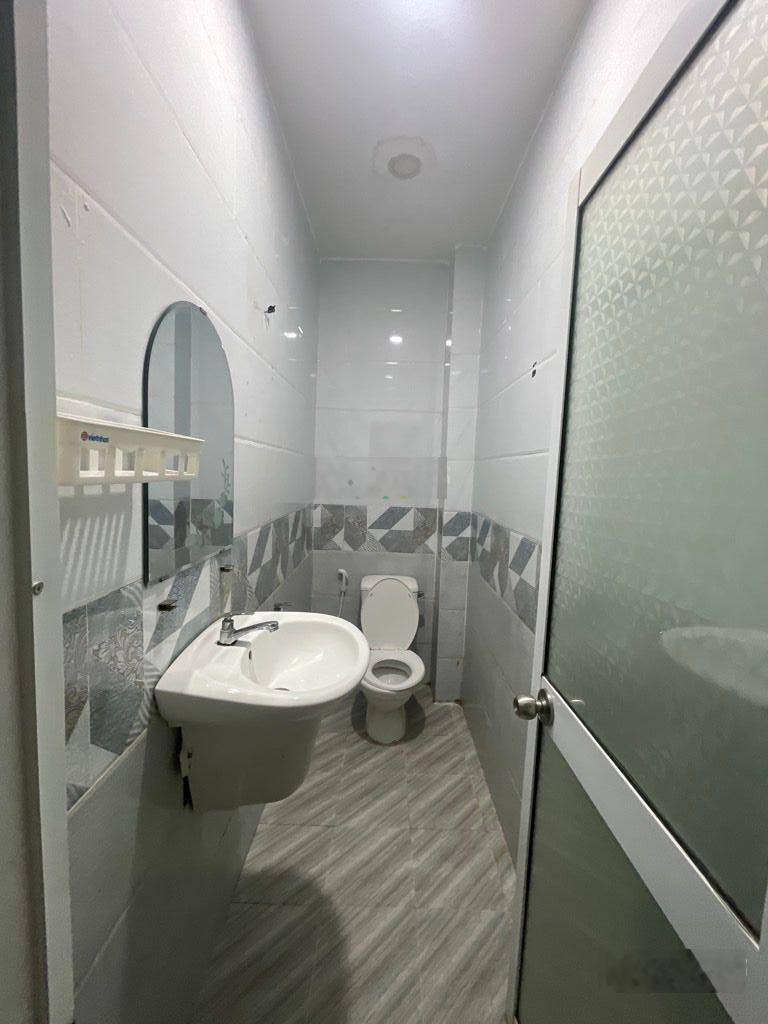 Tân Phú - Bán nhà 2 tầng hẻm xe tải thông ngay Tân Sơn Nhì - 4,8t