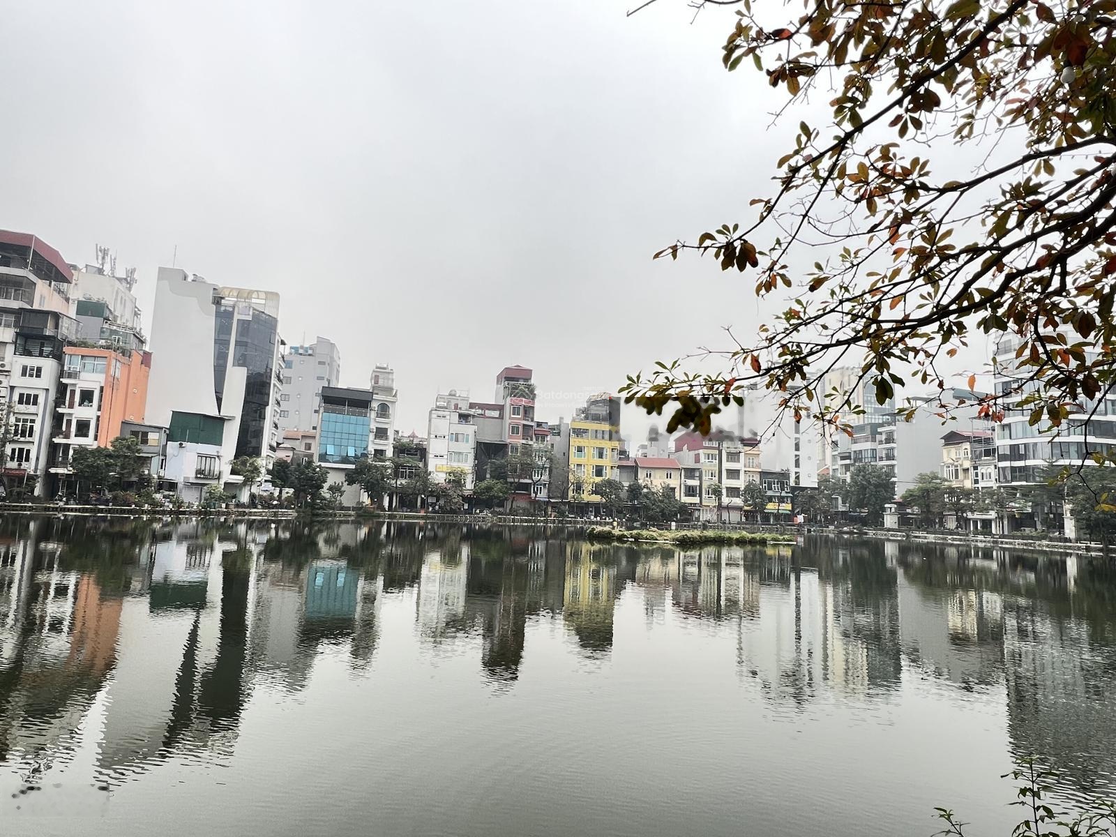 Nhà ngõ rộng đang kinh doanh tốt- gần hồ điều hoà. dt 98m2 - 4 tầng/70m - 25 tỷ