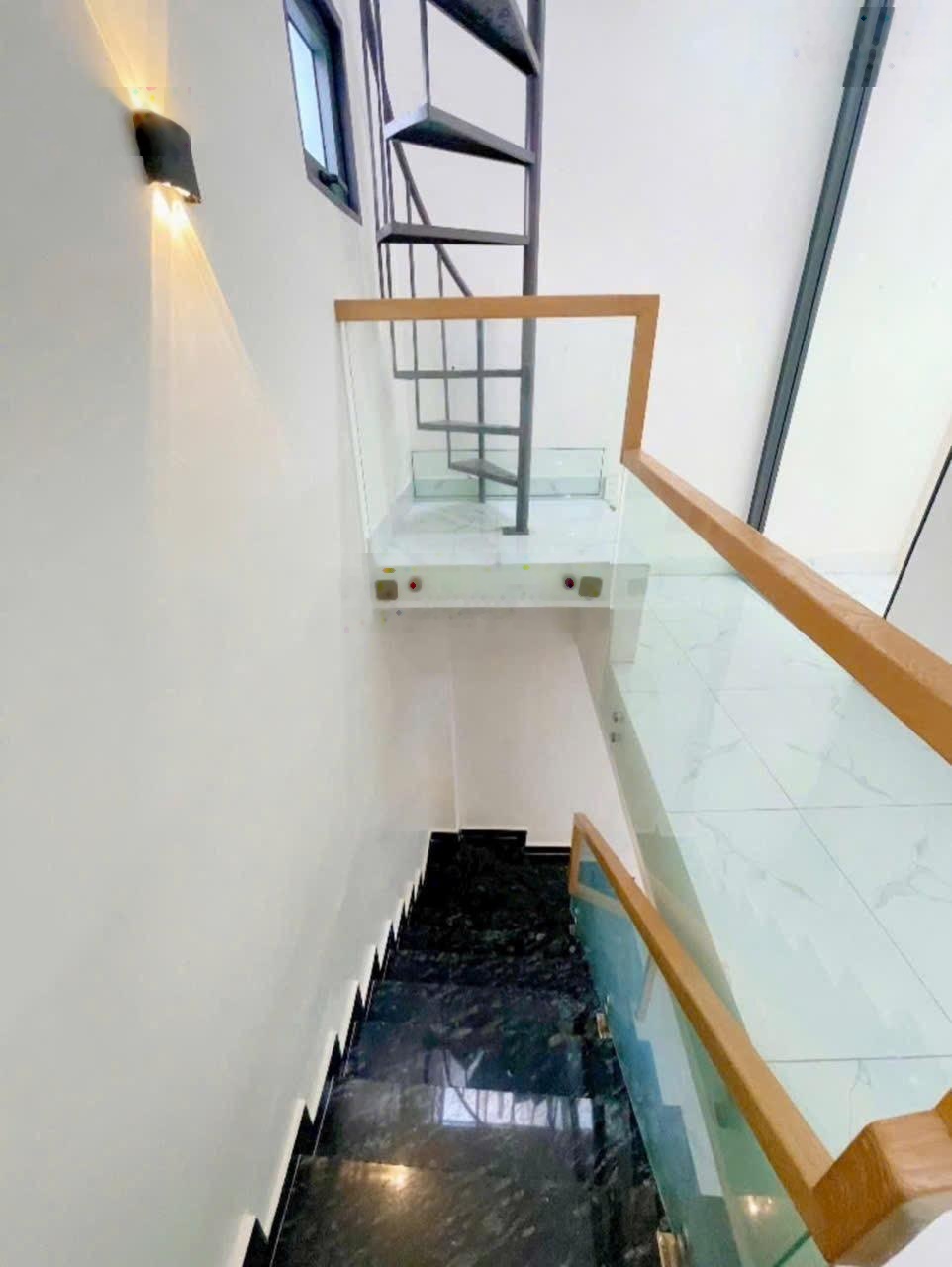 Bán nhà tôn đản quận 4, hẻm 1sẹt, 52m2, 3tầng, ngang 4m - sát khánh hội - chỉ 5.29tỷ