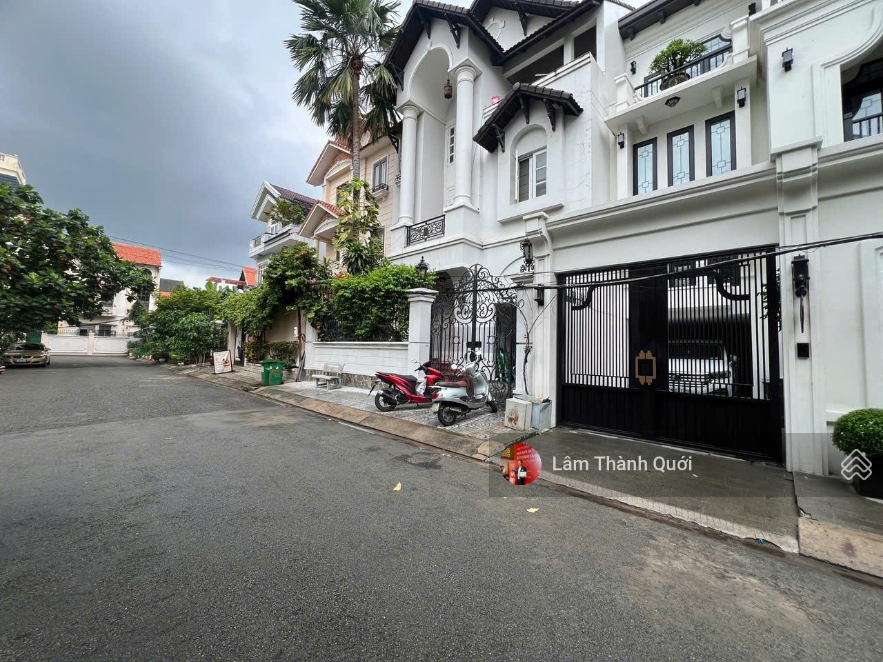 Bán nhà hẻm 216 Nguyễn Văn Hưởng, 10x20, 2 lầu, st, 5pn, 5wc, nhà đẹp, 70 tỷ