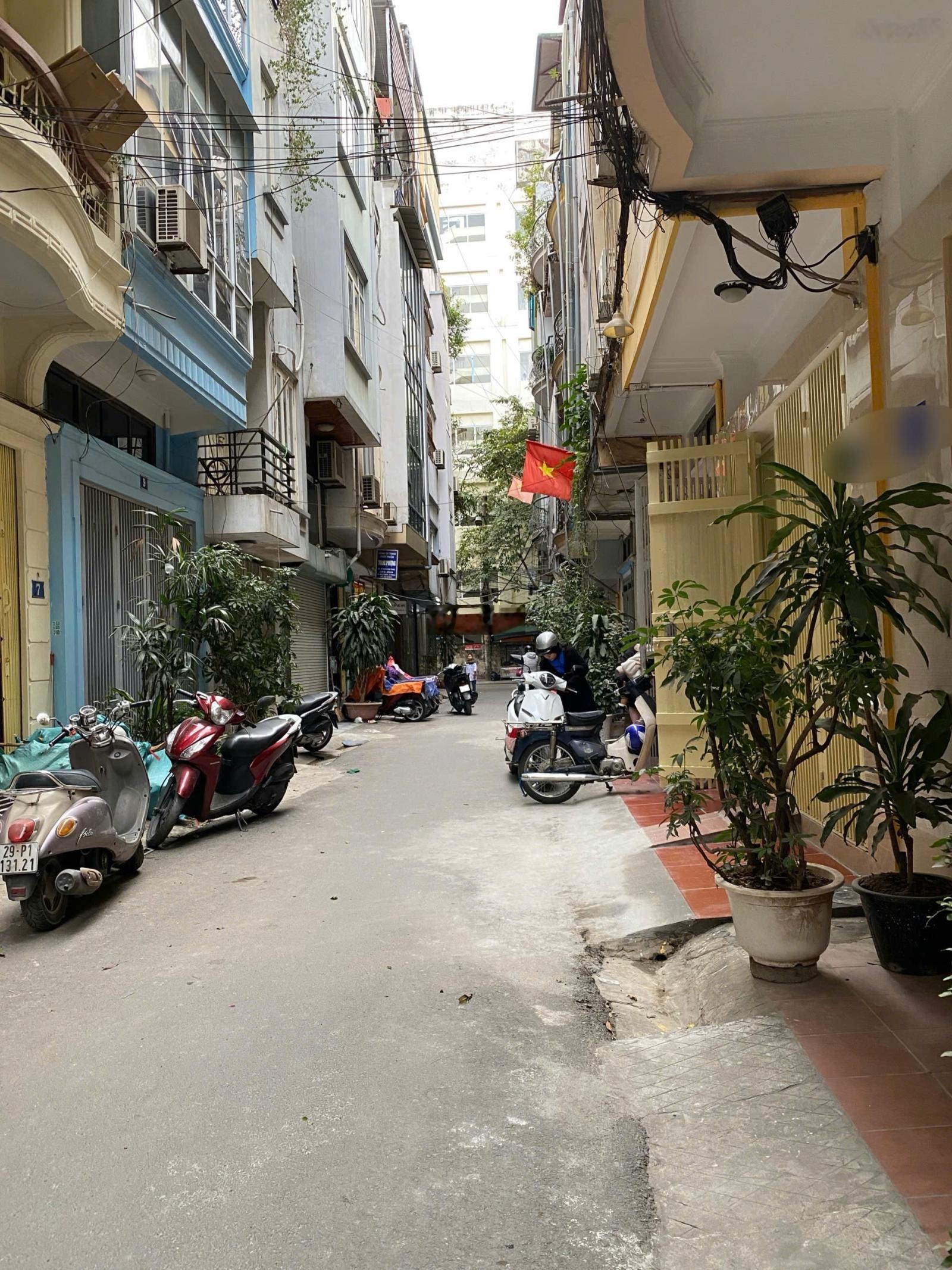 Cần bán nhà huỳnh thúc kháng, 40m*5 tầng, ngõ thông rộng,vỉa hè,kinh doanh, sổ đỏ chính chủ