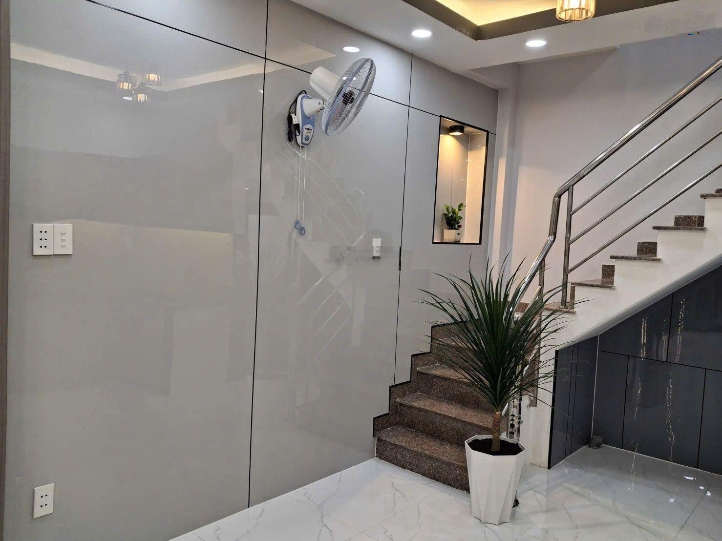 Nhà 3 tầng đường số 5 gần Aeon Tân Phú. Chỉ 3,95 tỷ cho 1 căn nhà đẹp