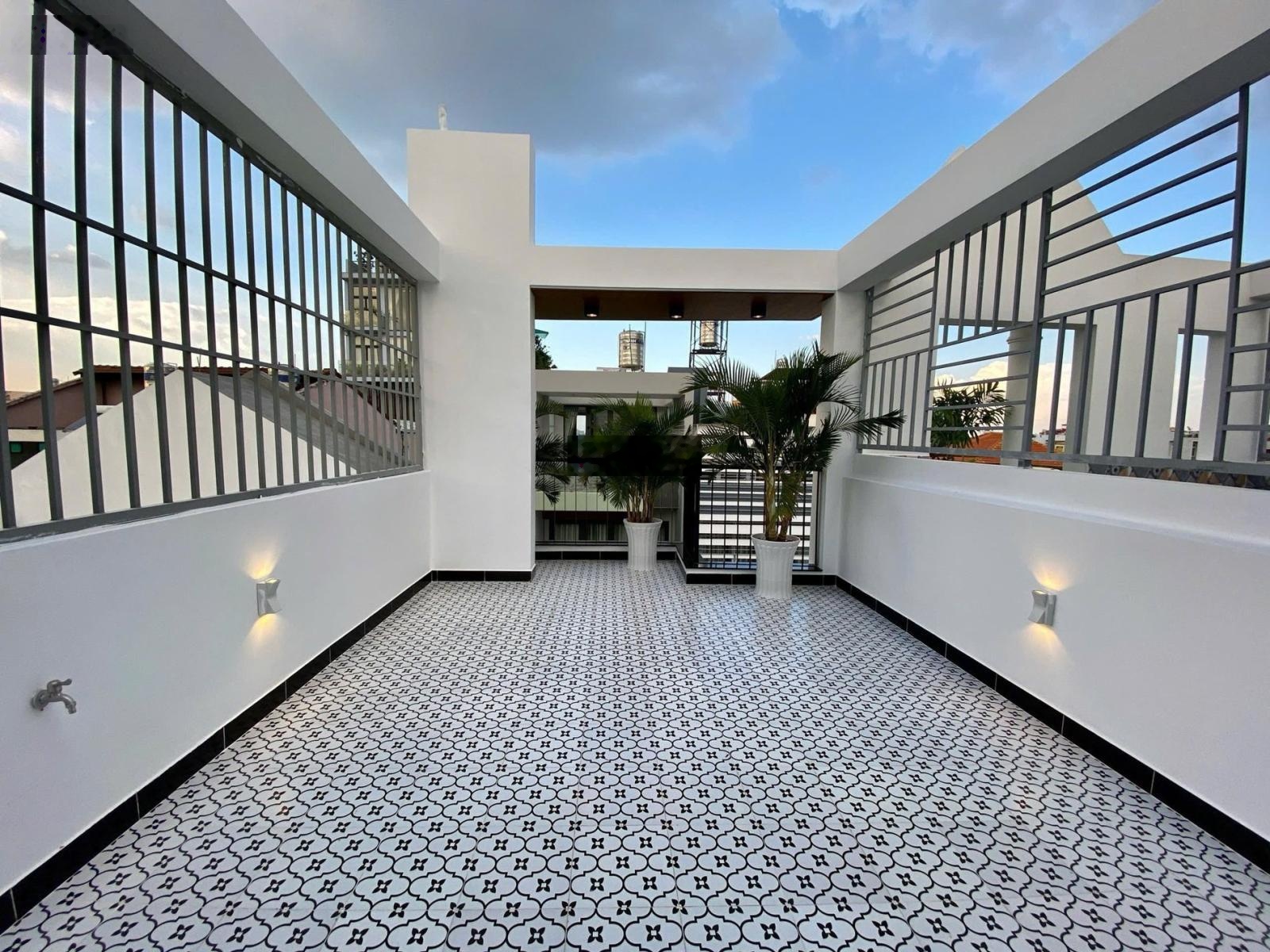 Cách Đại học Văn Lang 500m! bán nhà hẻm xe hơi khu cao tầng Đặng Thùy Trâm 4x15m 4 tầng giá 10.2 tỷ