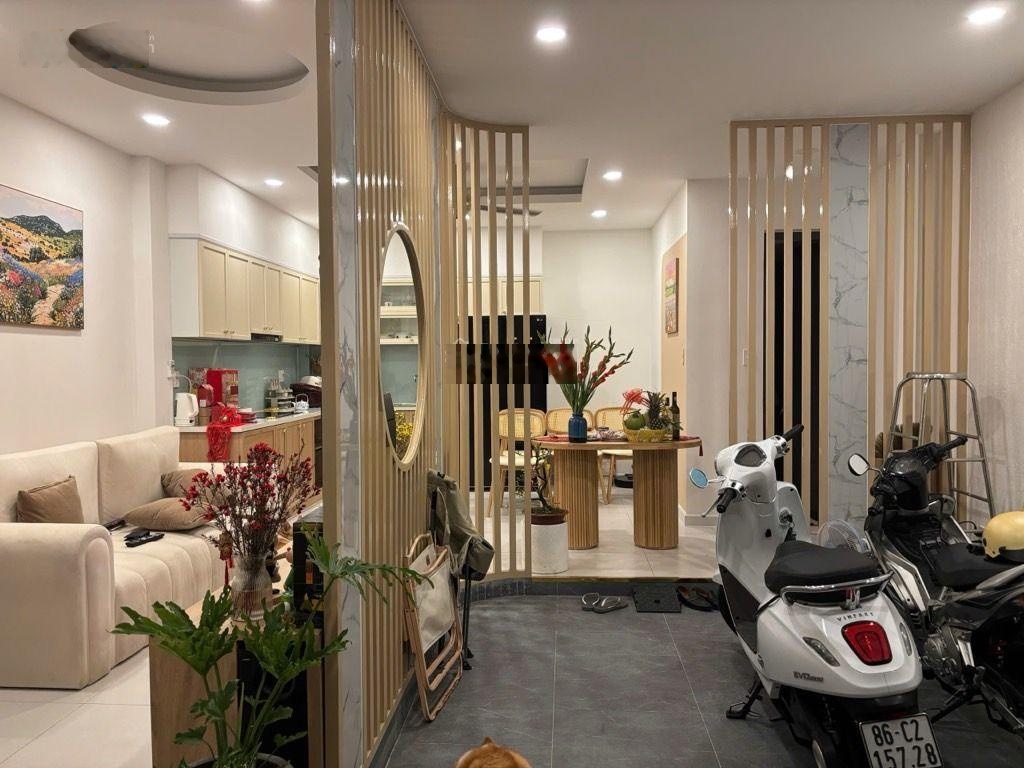 Tìm chủ nhân cho căn nhà đẹp Bình Tân