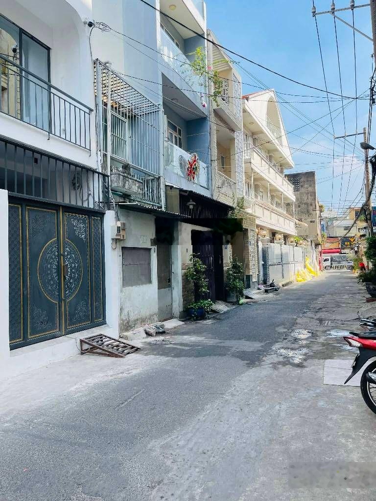 Bán Nhà 3 Tầng BTCT (4.1m x 15m), Hẻm Xe Hơi Thông, Đường Lạc Long Quân, Quận Tân Bình, Chỉ 9.5 TỶ