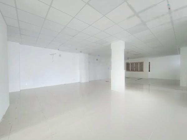 Cho thuê văn phòng diện tích 145m2, mặt tiền Điện Biên Phủ, đẹp, vuông vức giá 69 triệu 150 ngàn