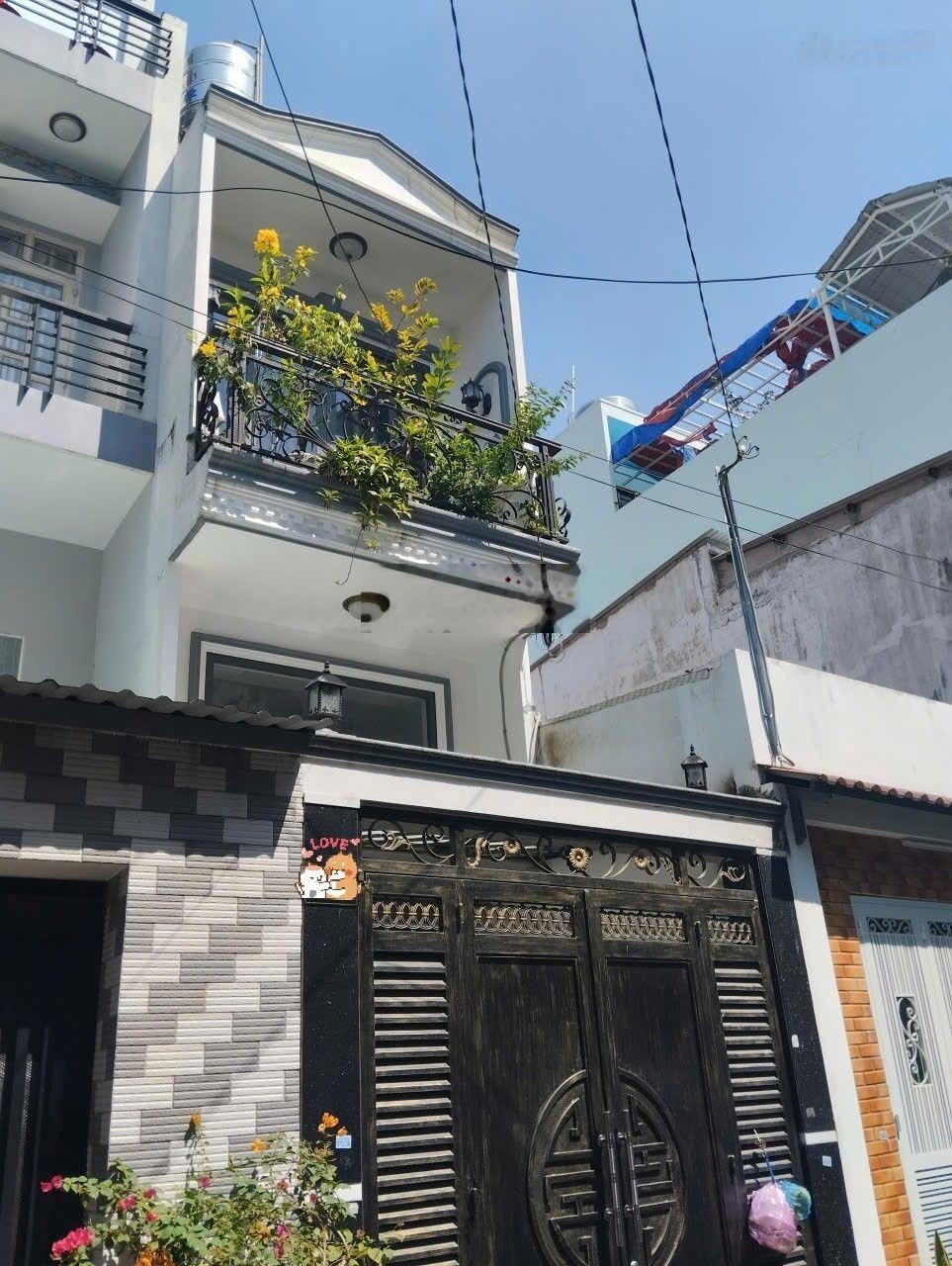 Nhà 3 tầng - hẻm 6m thông cách mạng tháng 8 - đầu tư dòng tiền 15 triệu/th