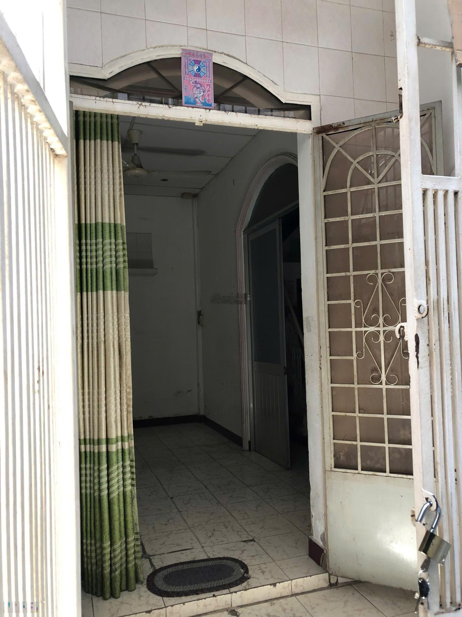 Nhà hẻm 420 Lê Quang Định, Quận Bình Thạnh, trệt + lầu đúc , 1 nhà vs