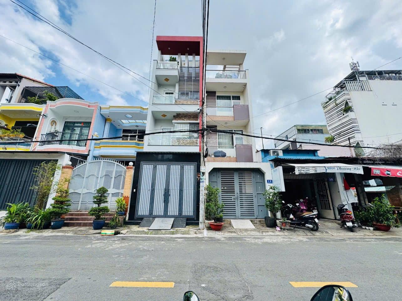 Mặt tiền nội bộ khu họ Lê phường Phú Thạnh dt 4mx19m cấp 4 mới giá 8,9 tỷ