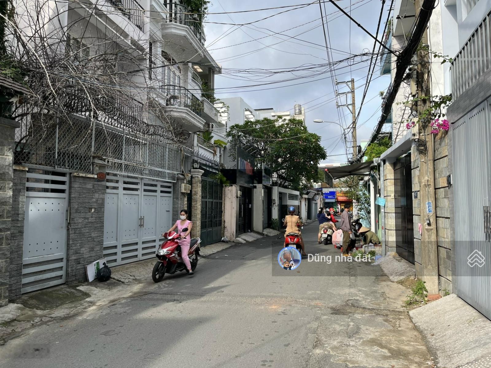 Bán nhà sát mt Lê Quang Định hẻm 2 xe hơi tránh nhau 4x23 2lầu 13,8 tỷ