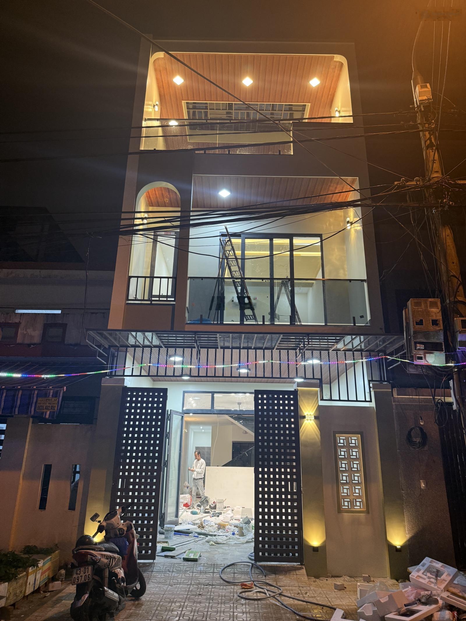 Nhà 3 tầng 3 mê full nội thất xịn sò