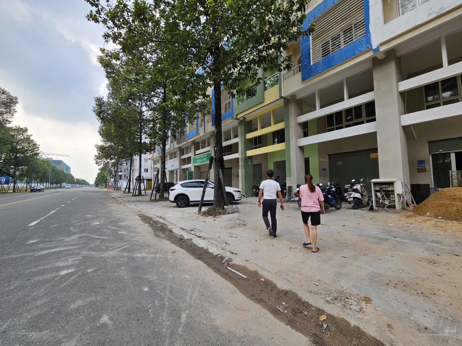 Bán căn hộ ngay đường Bùi Thị Xuân