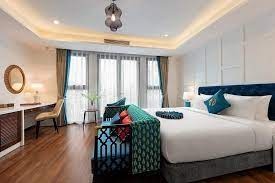 Bán nhà HXH 8m đường 3 tháng 2 Q.10 (DT:4,5x13) nhà 3 lầu, giá bán 12,5 tỷ thương lượng