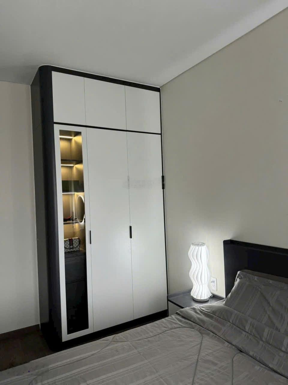 Cho thuê căn hộ 1 phòng ngủ Tầng cao, full nội thất Giá thuê 15 tr/tháng