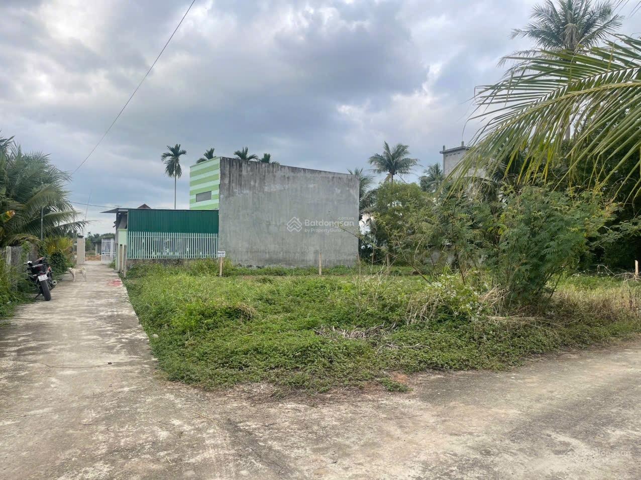 Bán đất Suối Tiên - Diên Khánh giá chỉ 565 triệu cách đường HL 39 chỉ 100m - nhà xây đông đúc