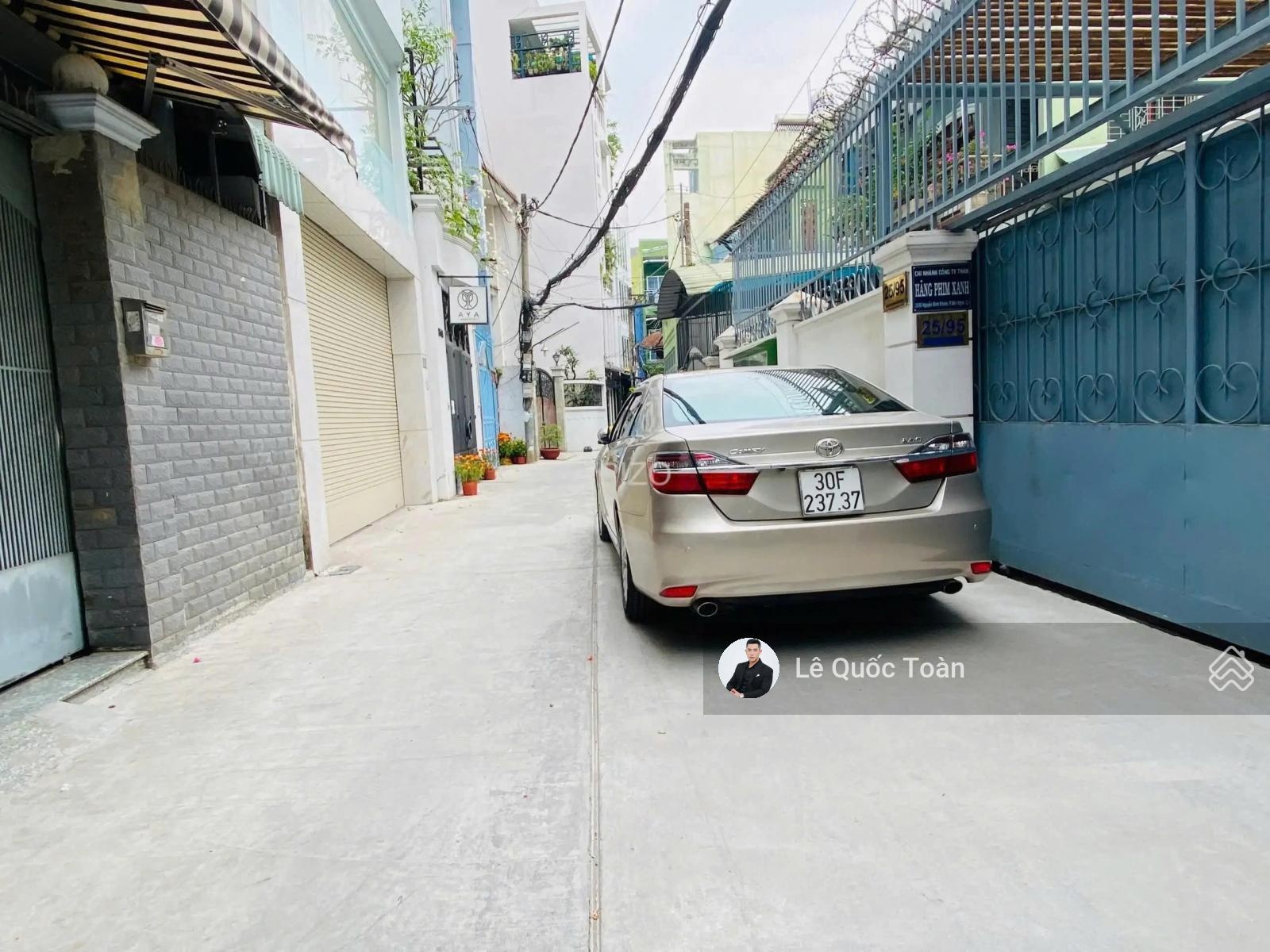 SIÊU VỊ TRÍ! Ngang khủng 6.3m - 59.4m2 (vuông vức), 4 tầng HXH Nguyễn Bỉnh Khiêm, Q1 chỉ 18.5 tỷ TL