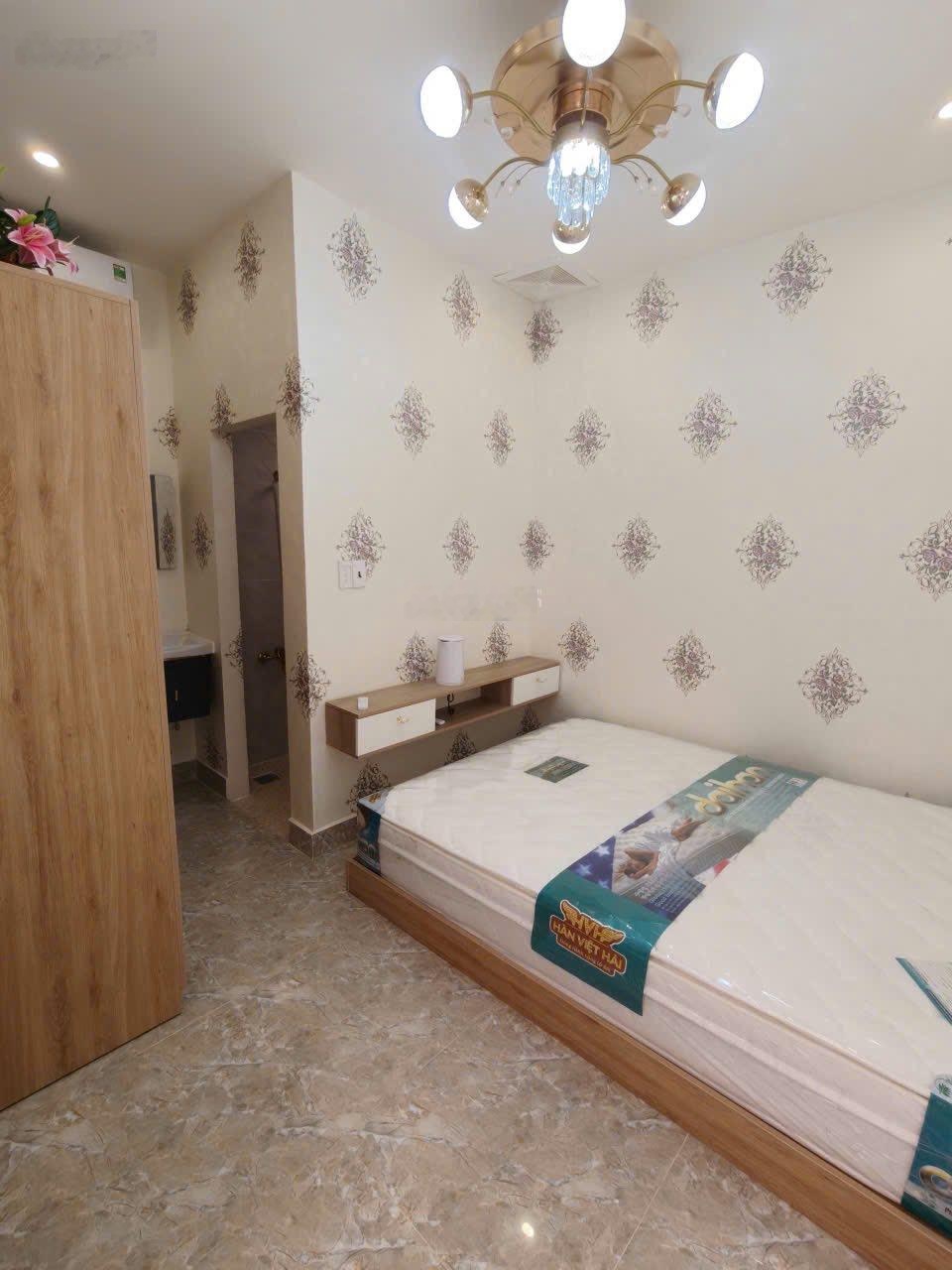 Hiếm -nhà quận 1 đắt đỏ -hẻm xe hơi- sát đường 4x13m - 4 tầng -dòng tiền khoán 40tr/th -13.8 tỷ tl