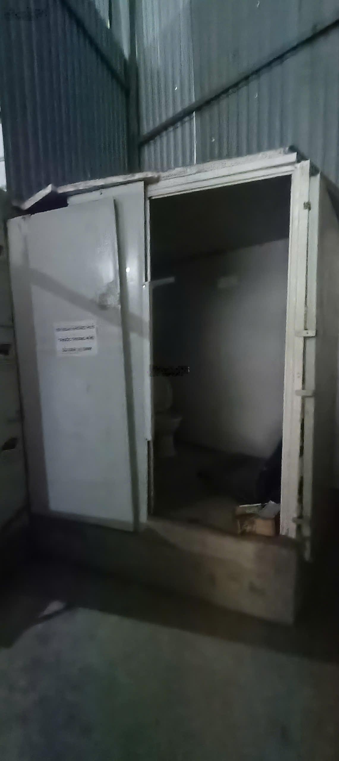 Cho thuê kho xưởng ngõ 286 Nguyễn Xiển ngay toà Eco Green, DT 220m, điện 3fa, xe 15T đỗ cửa, 80k/m